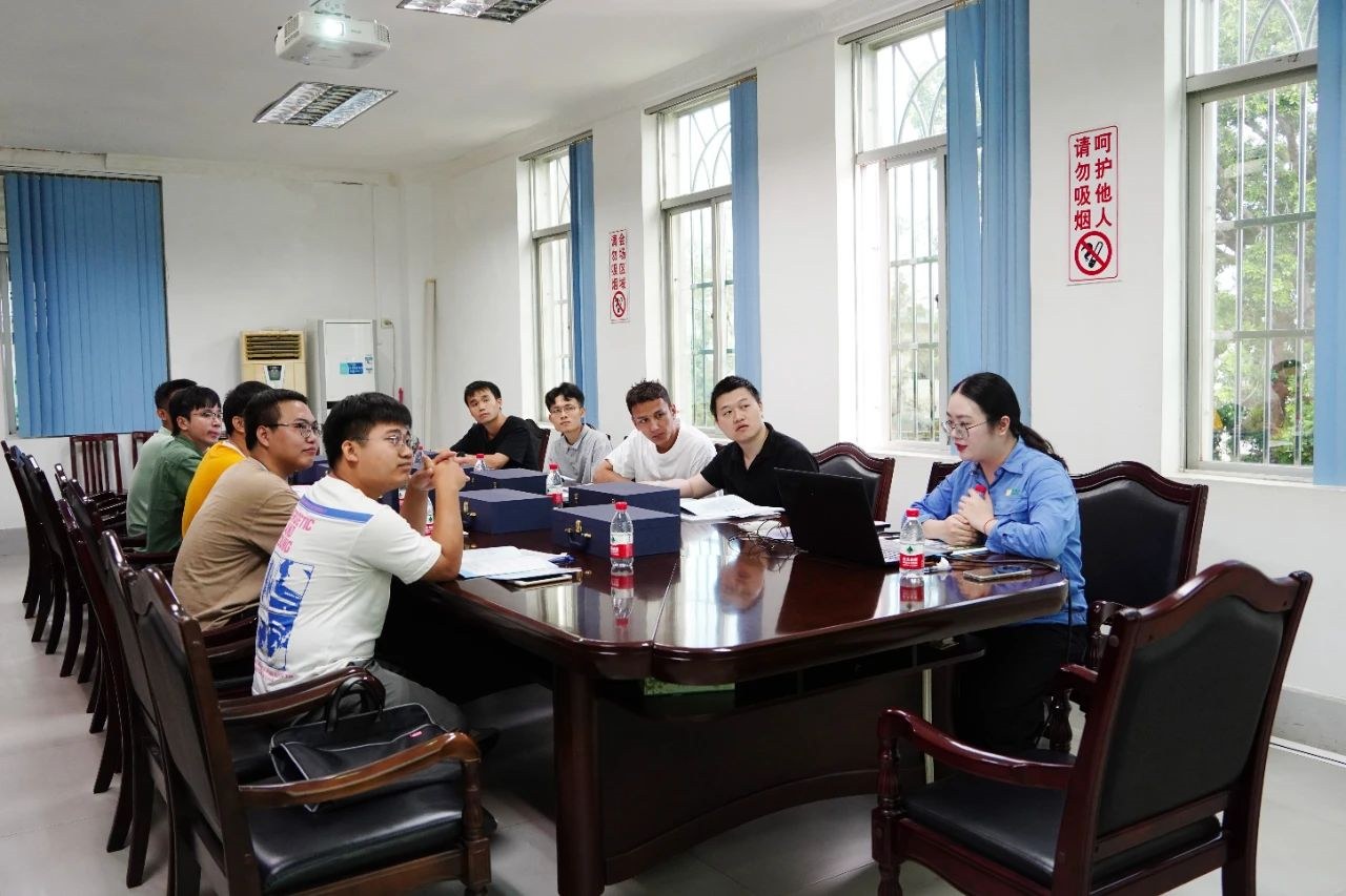 9名青年員工入職海南礦業石碌鐵礦分公司7.jpg