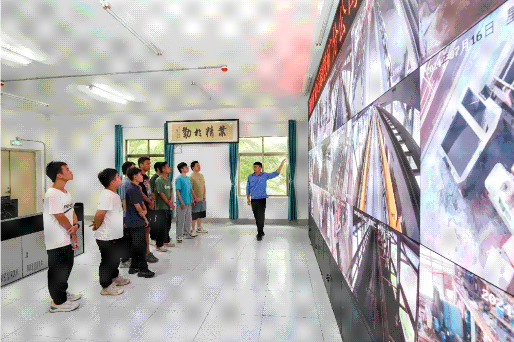 9名青年員工入職海南礦業石碌鐵礦分公司2_副本.gif